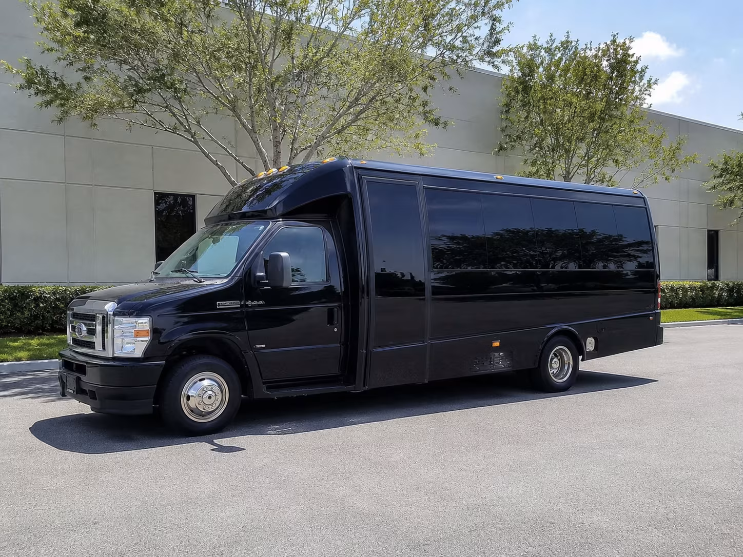Myrtle Beach Airport Shuttle & Transportation party bus exterior