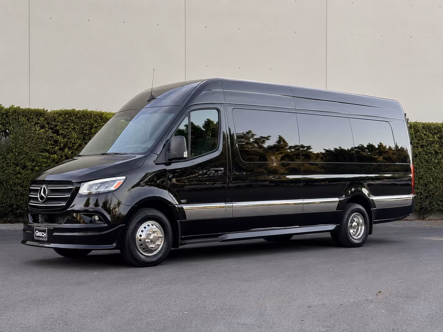 Myrtle Beach Airport Shuttle & Transportation party bus exterior