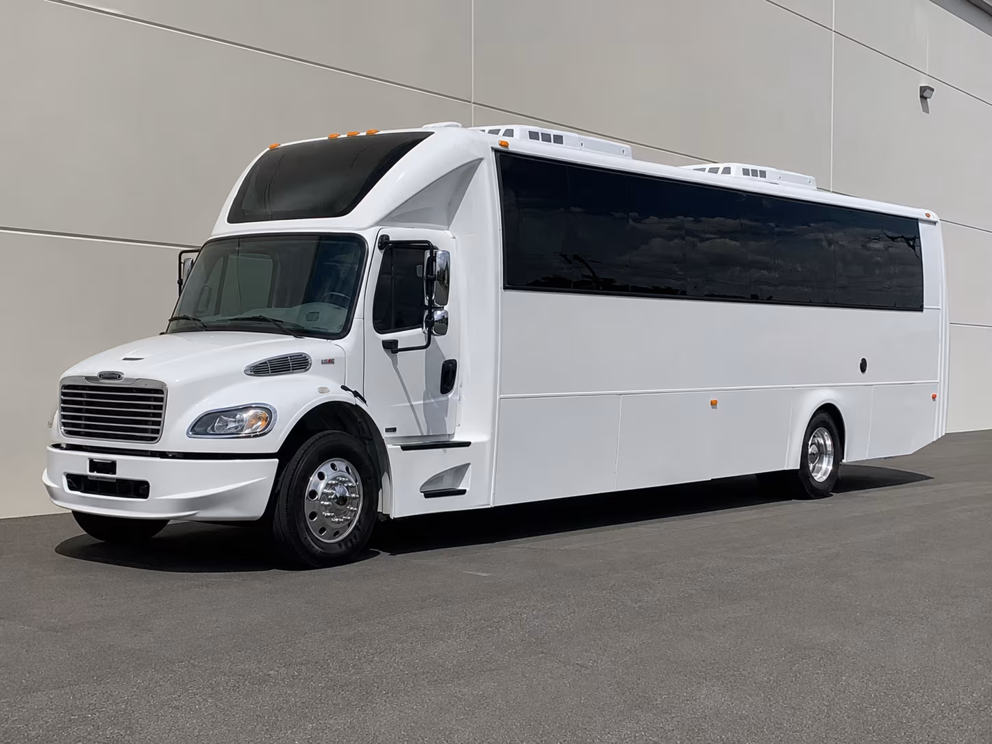 Myrtle Beach Birthday, Sweet 16, & Quinceañera Transportation party bus exterior