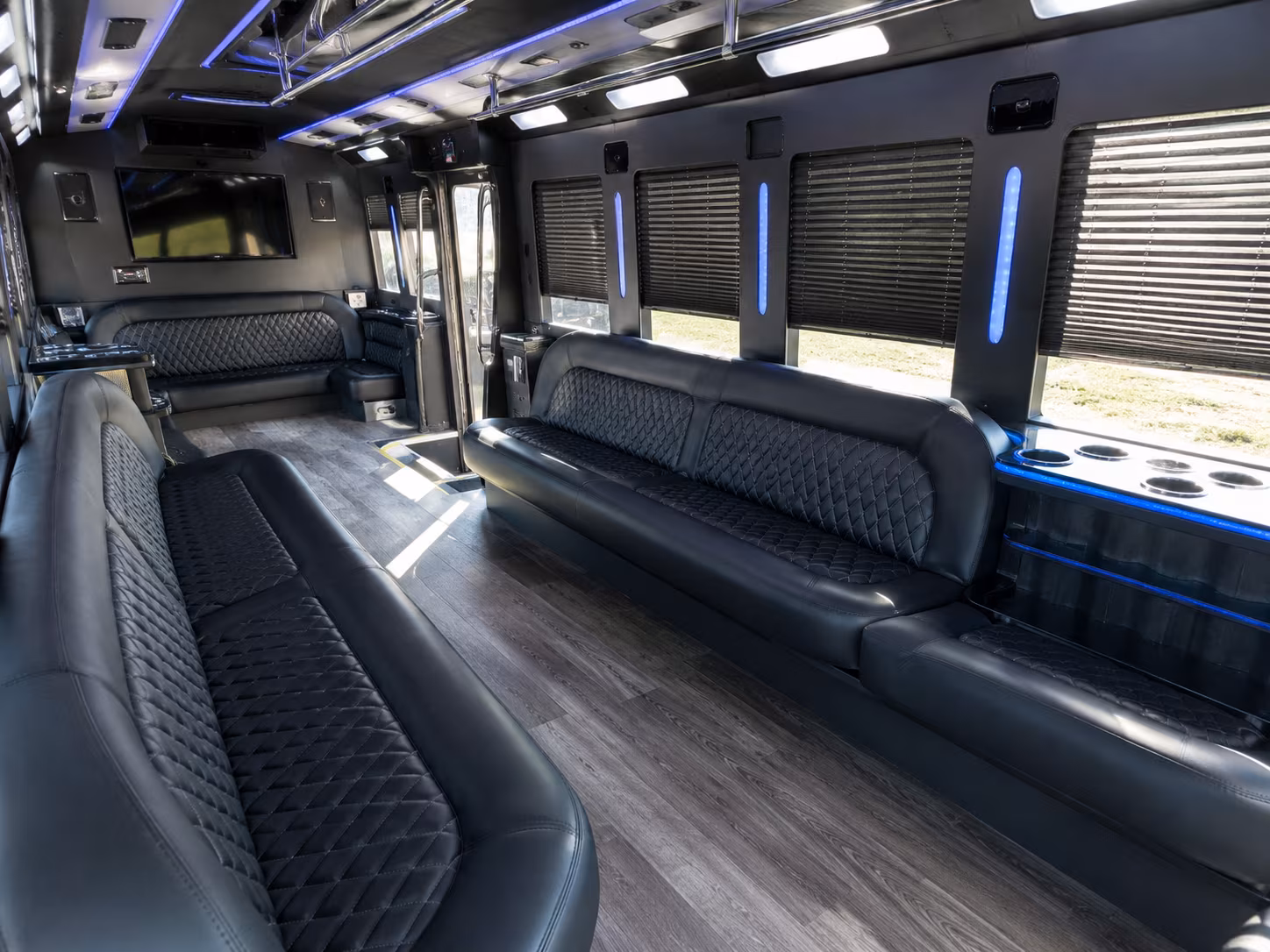 Myrtle Beach Birthday, Sweet 16, & Quinceañera Transportation party bus exterior